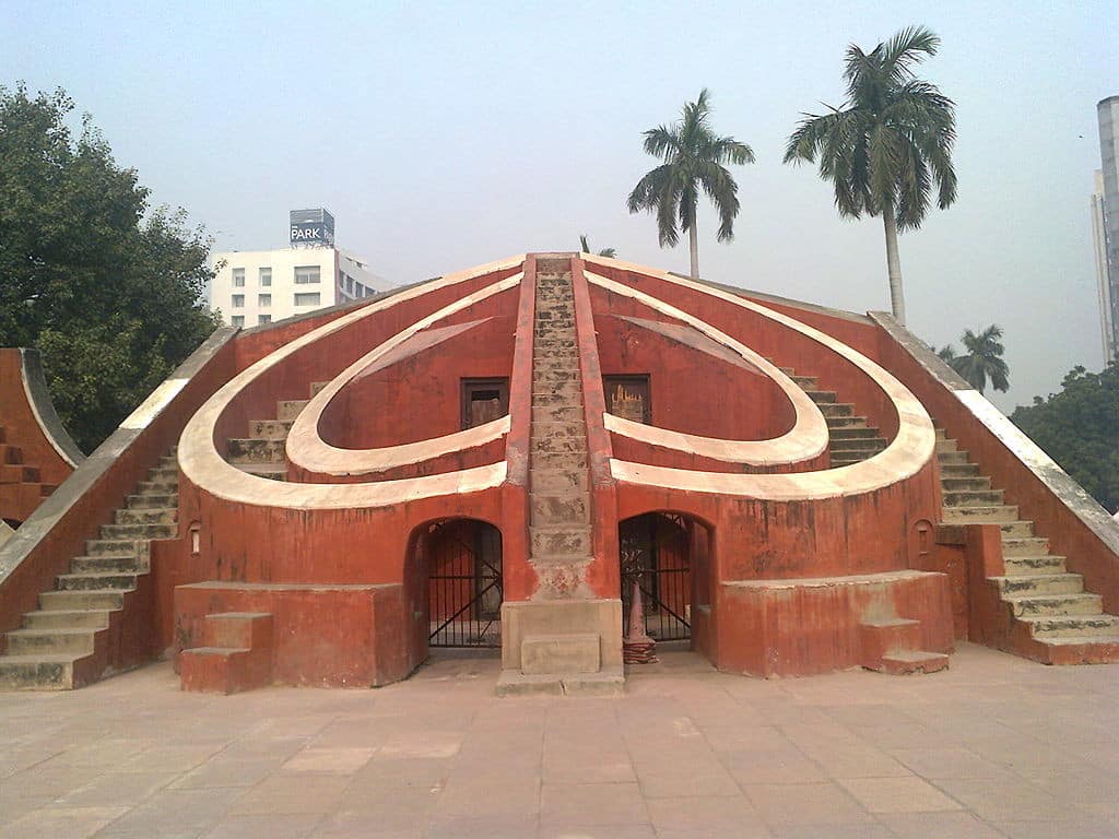 1024px-Jantar_mantar1 Courtesy of Wikimedia