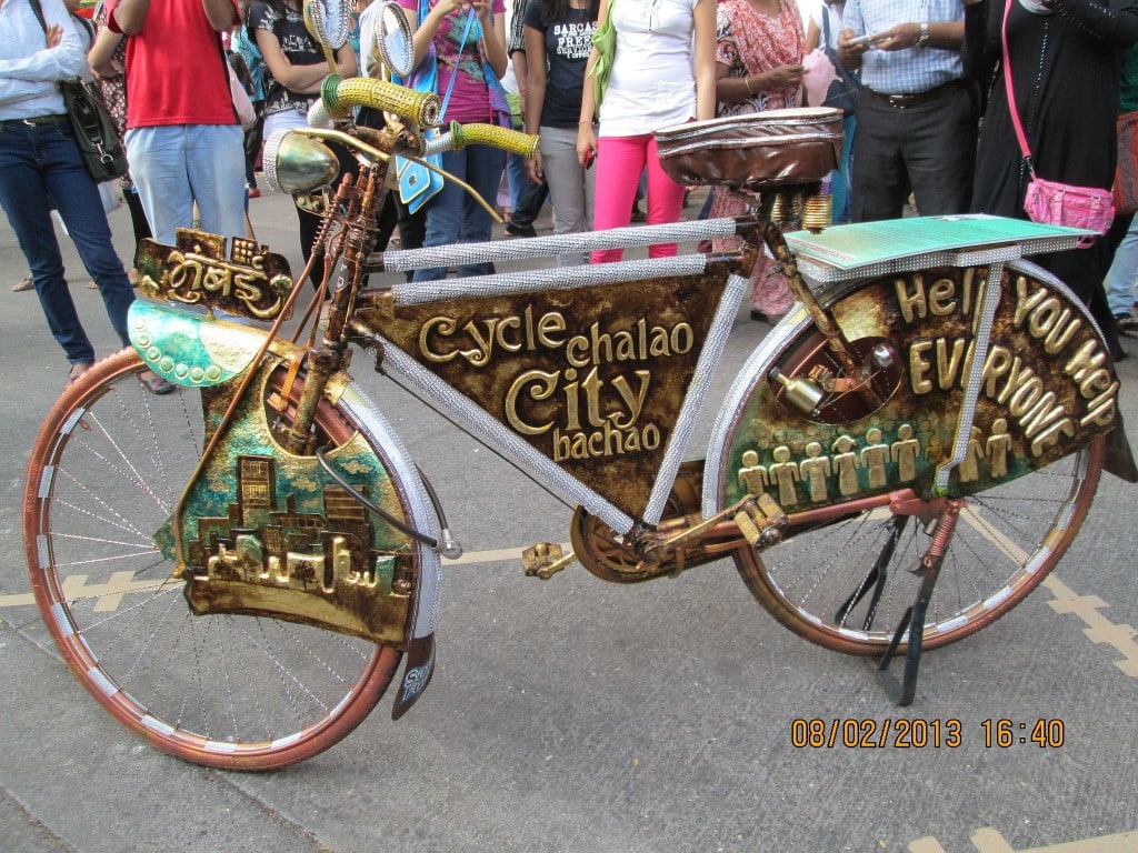 cycle_model_at_kala_ghoda_festival_by-rudolph-a-furtado-own-work-cc0-via-wikimedia-commons